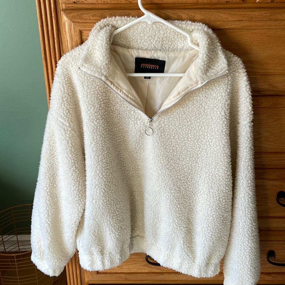 Large fleece. Pull over with zipper great condition